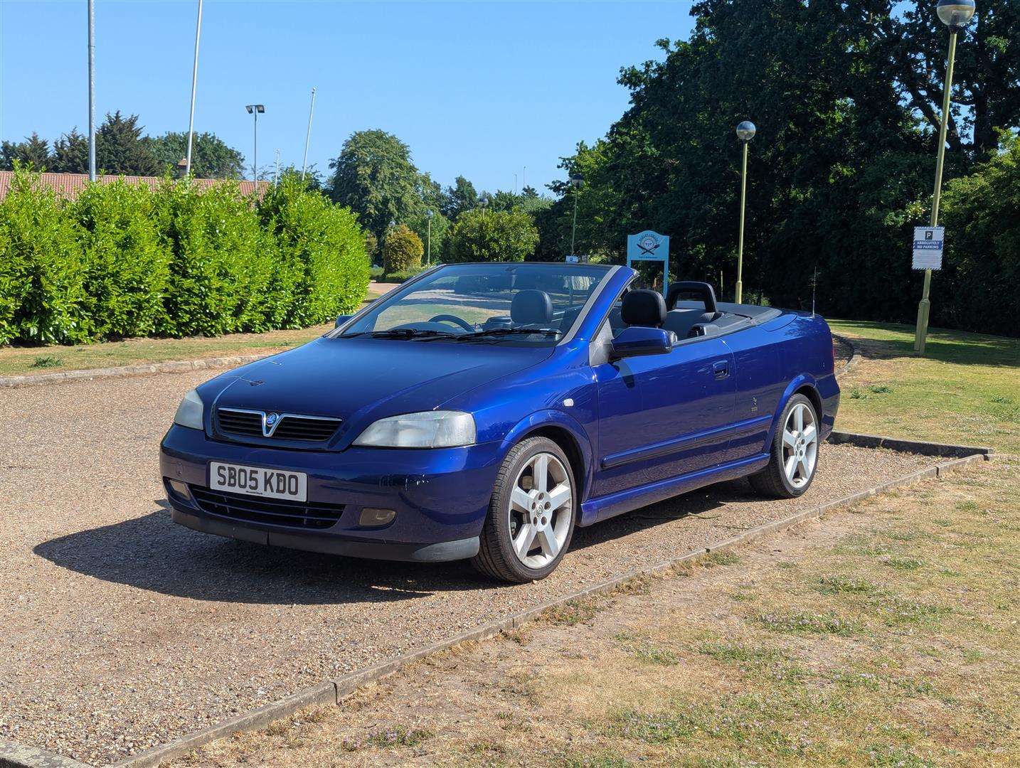 <p>2005 VAUXHALL ASTRA BERTONE EXCLUSIVE</p>