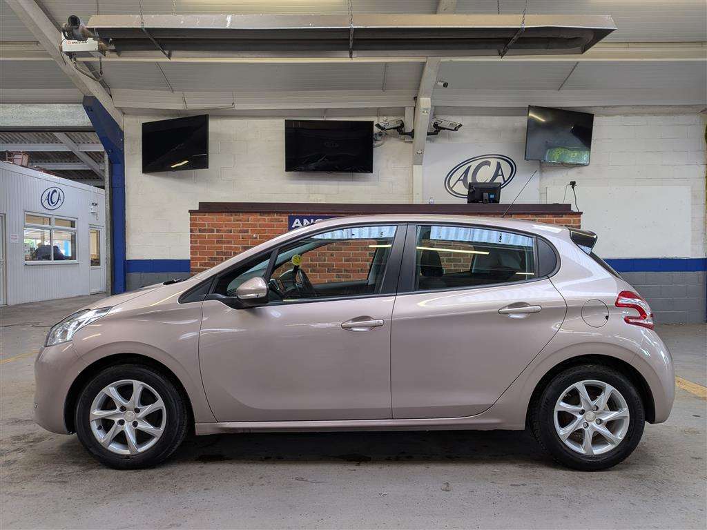 <p>2012 PEUGEOT 208 ACTIVE E-HDI S-A</p>