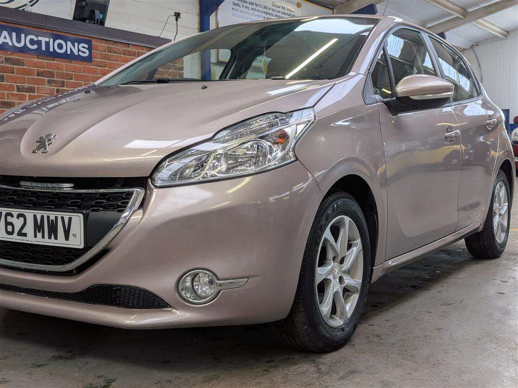 <p>2012 PEUGEOT 208 ACTIVE E-HDI S-A</p>
