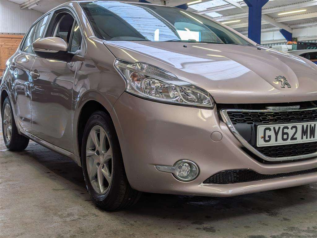<p>2012 PEUGEOT 208 ACTIVE E-HDI S-A</p>