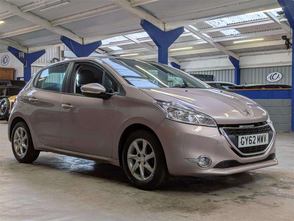 <p>2012 PEUGEOT 208 ACTIVE E-HDI S-A</p>