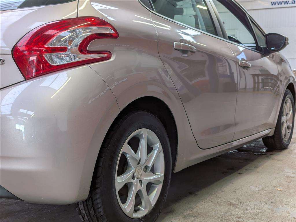 <p>2012 PEUGEOT 208 ACTIVE E-HDI S-A</p>