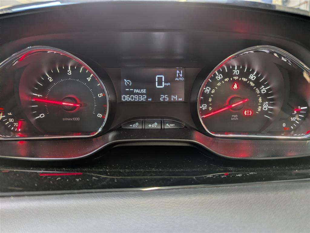<p>2012 PEUGEOT 208 ACTIVE E-HDI S-A</p>