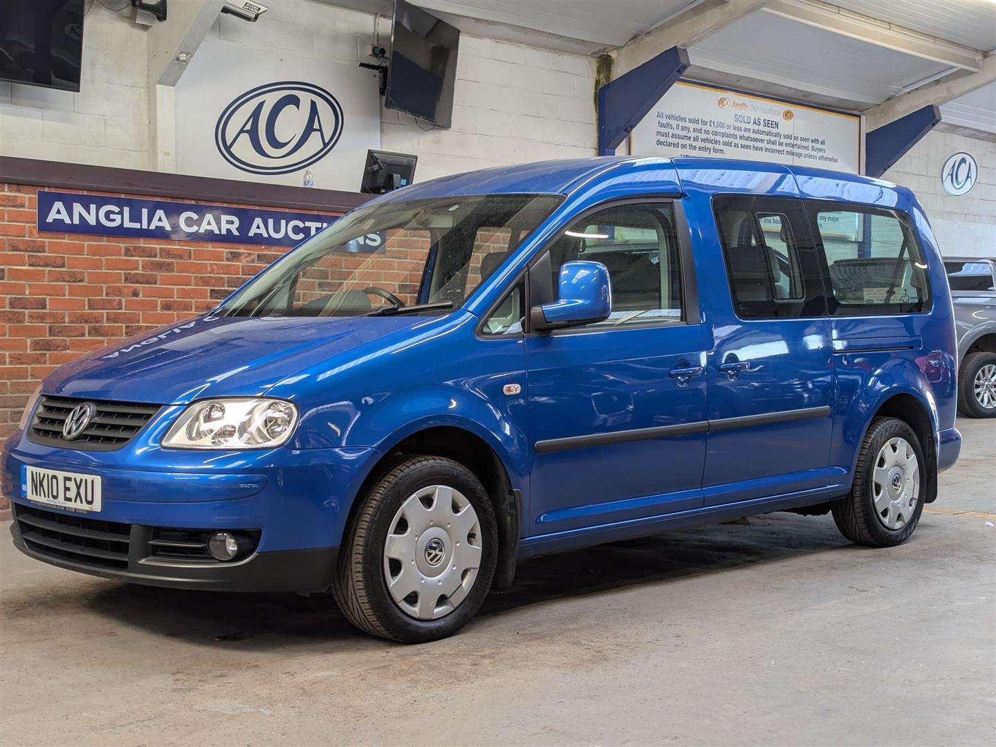 <p>2010 VOLKSWAGEN CADDY MAXI LIFE TDI SEMI-</p>