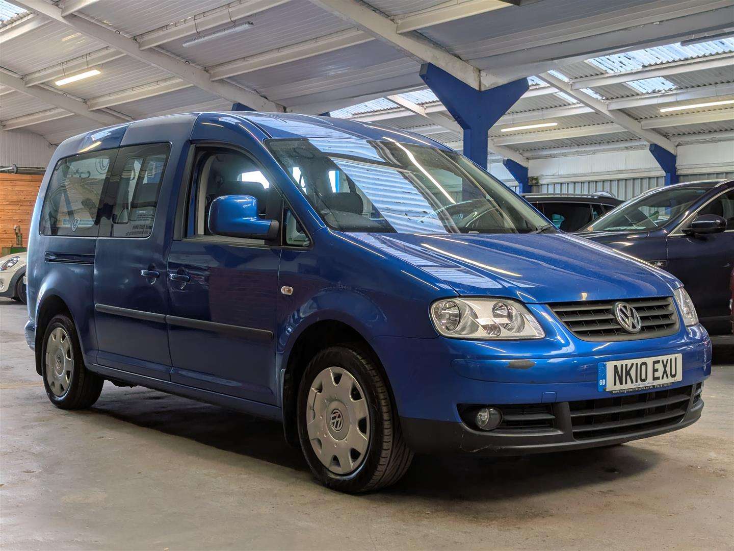 <p>2010 VOLKSWAGEN CADDY MAXI LIFE TDI SEMI-</p>