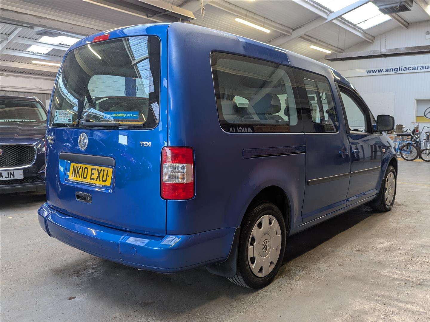 <p>2010 VOLKSWAGEN CADDY MAXI LIFE TDI SEMI-</p>