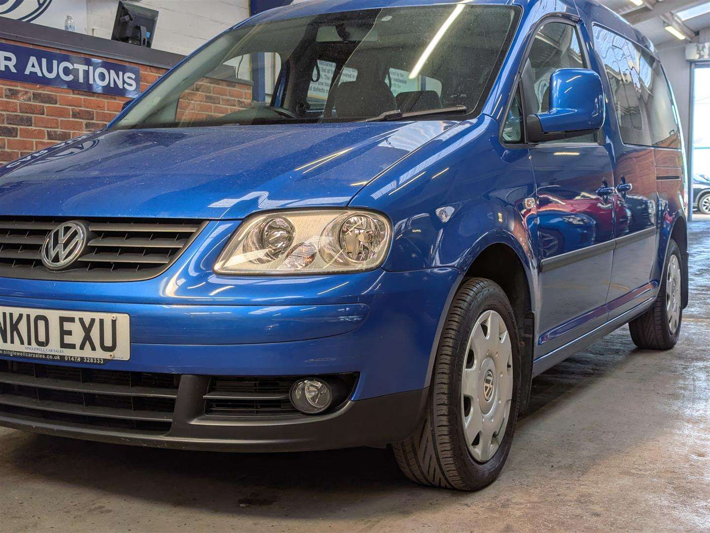 <p>2010 VOLKSWAGEN CADDY MAXI LIFE TDI SEMI-</p>