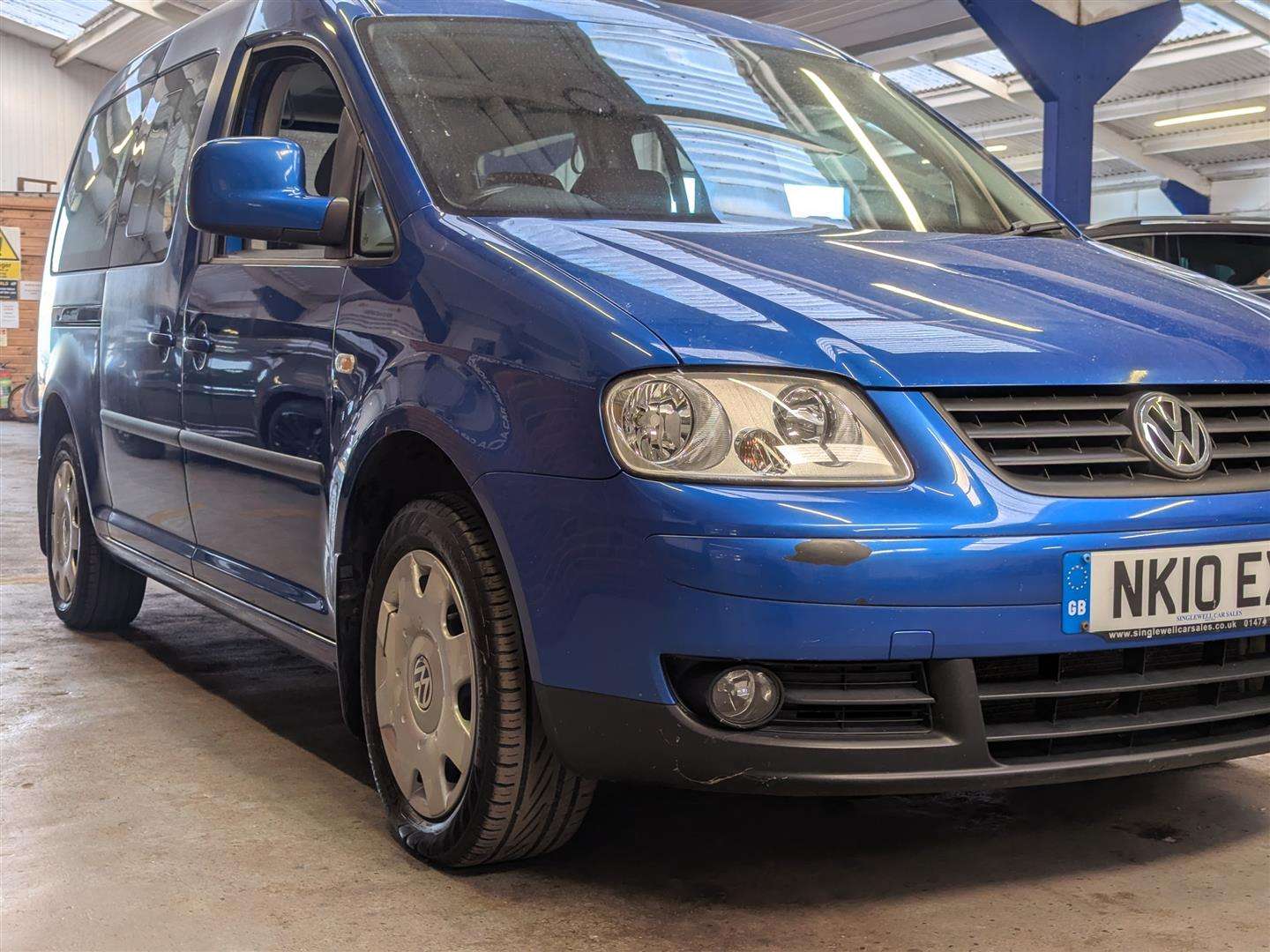 <p>2010 VOLKSWAGEN CADDY MAXI LIFE TDI SEMI-</p>