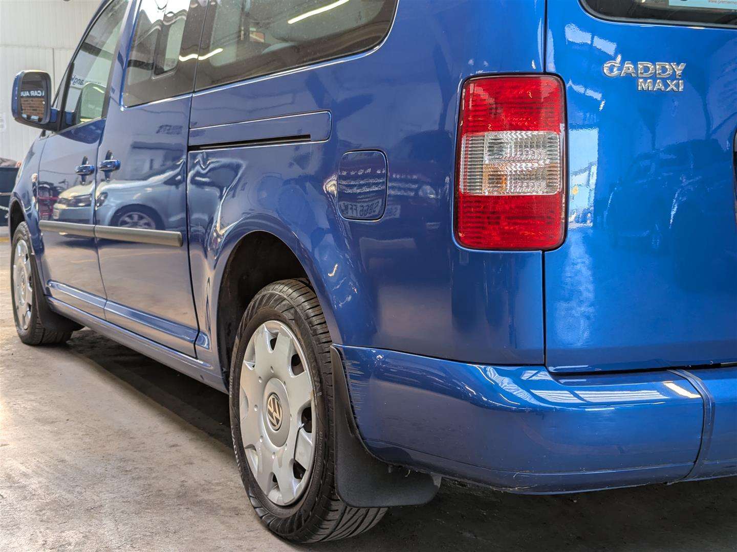 <p>2010 VOLKSWAGEN CADDY MAXI LIFE TDI SEMI-</p>