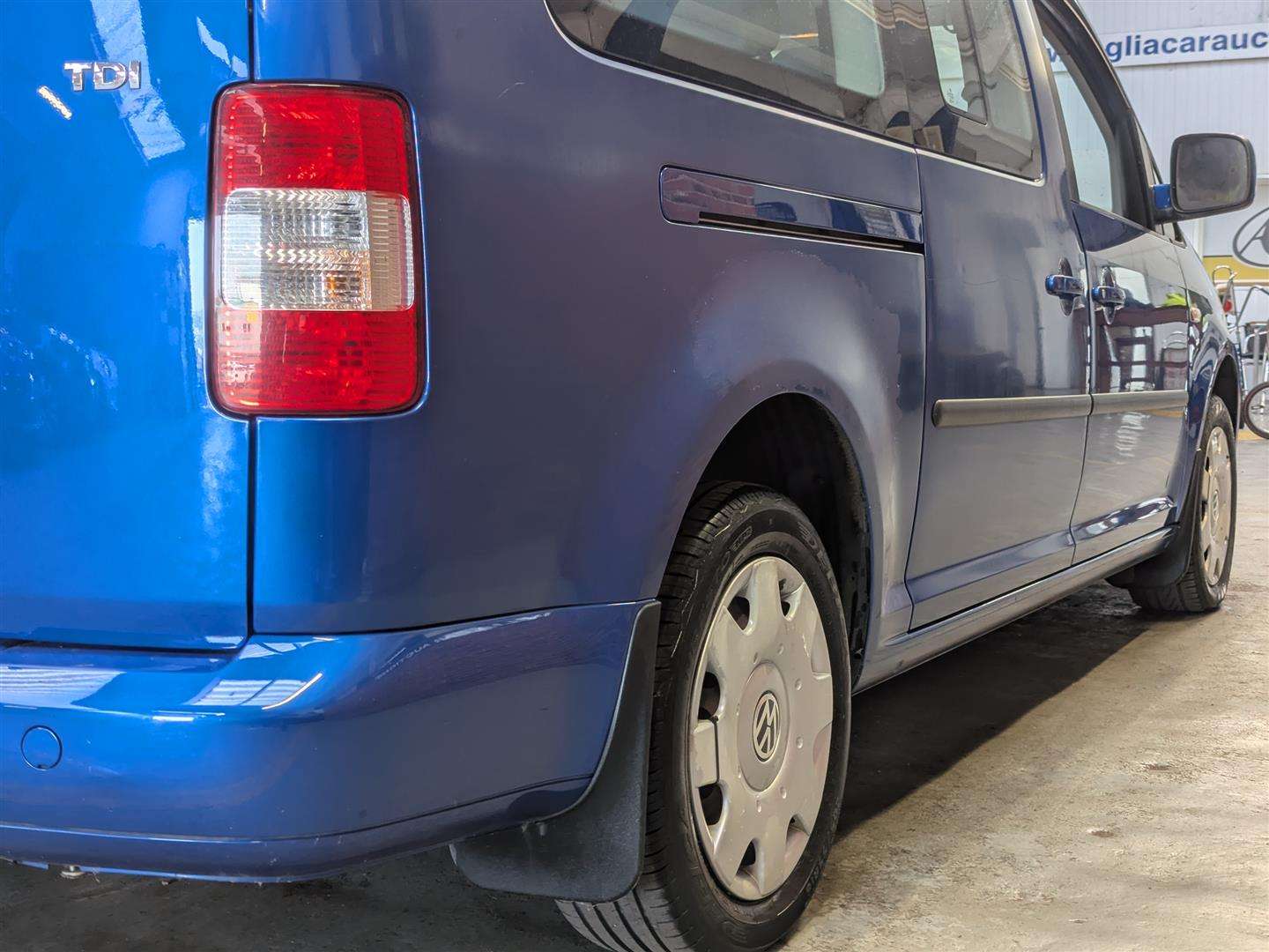 <p>2010 VOLKSWAGEN CADDY MAXI LIFE TDI SEMI-</p>
