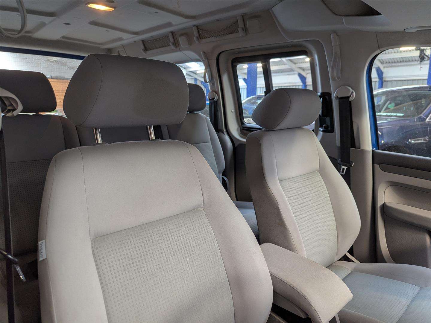 <p>2010 VOLKSWAGEN CADDY MAXI LIFE TDI SEMI-</p>