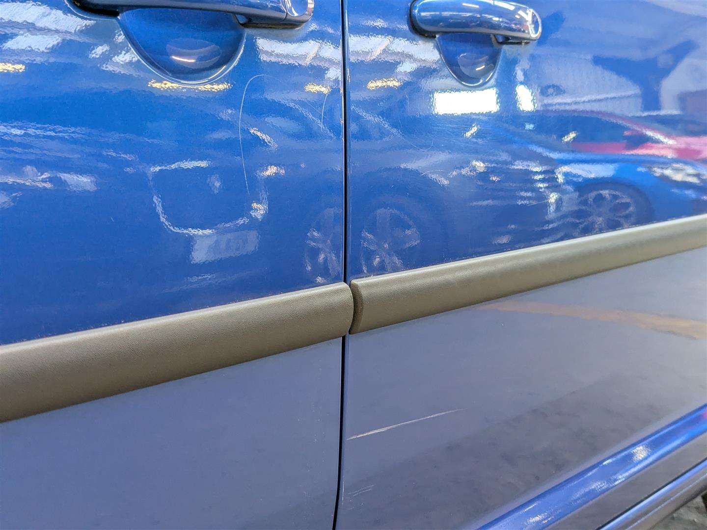<p>2010 VOLKSWAGEN CADDY MAXI LIFE TDI SEMI-</p>