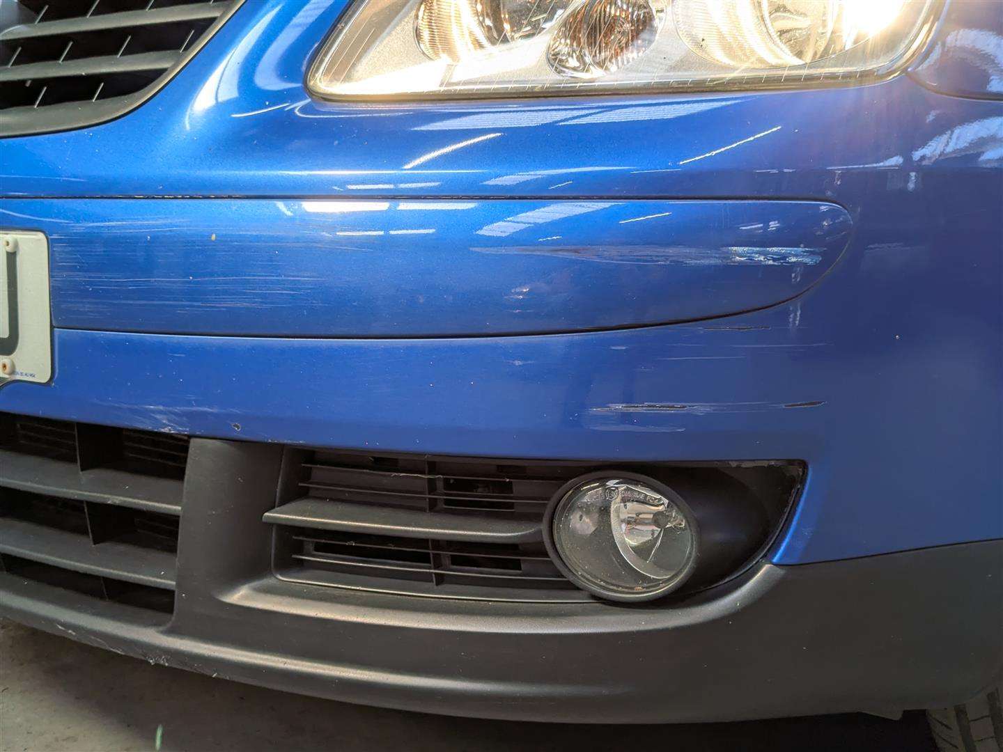 <p>2010 VOLKSWAGEN CADDY MAXI LIFE TDI SEMI-</p>