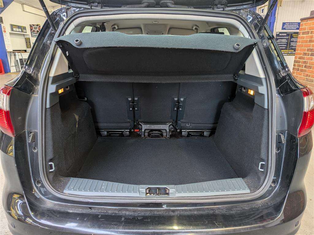 <p>2013 FORD C-MAX TITANIUM TDCI</p>