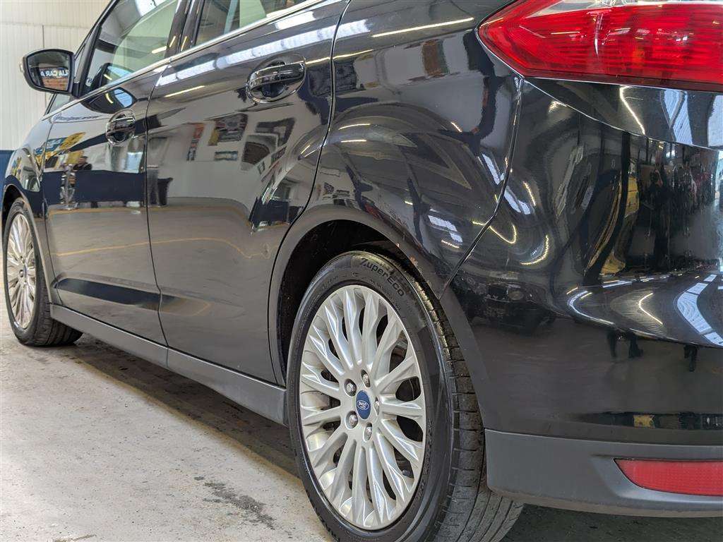 <p>2013 FORD C-MAX TITANIUM TDCI</p>
