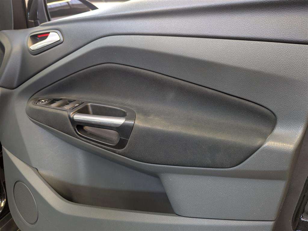 <p>2013 FORD C-MAX TITANIUM TDCI</p>