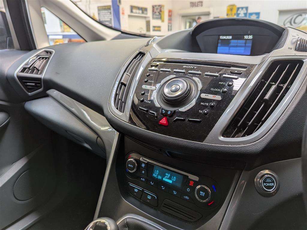 <p>2013 FORD C-MAX TITANIUM TDCI</p>