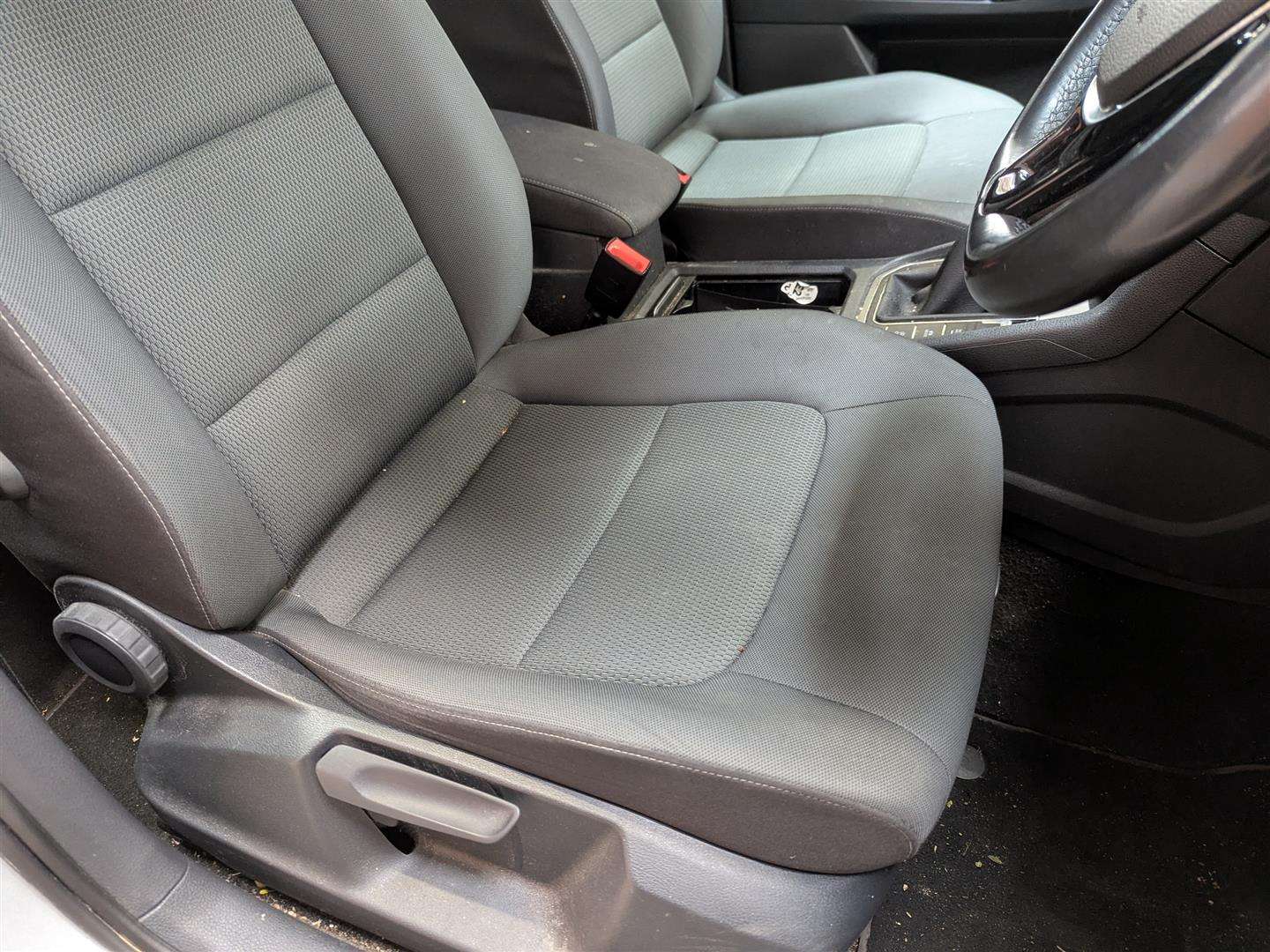 <p>2015 VOLKSWAGEN GOLF SV SE TDI</p>