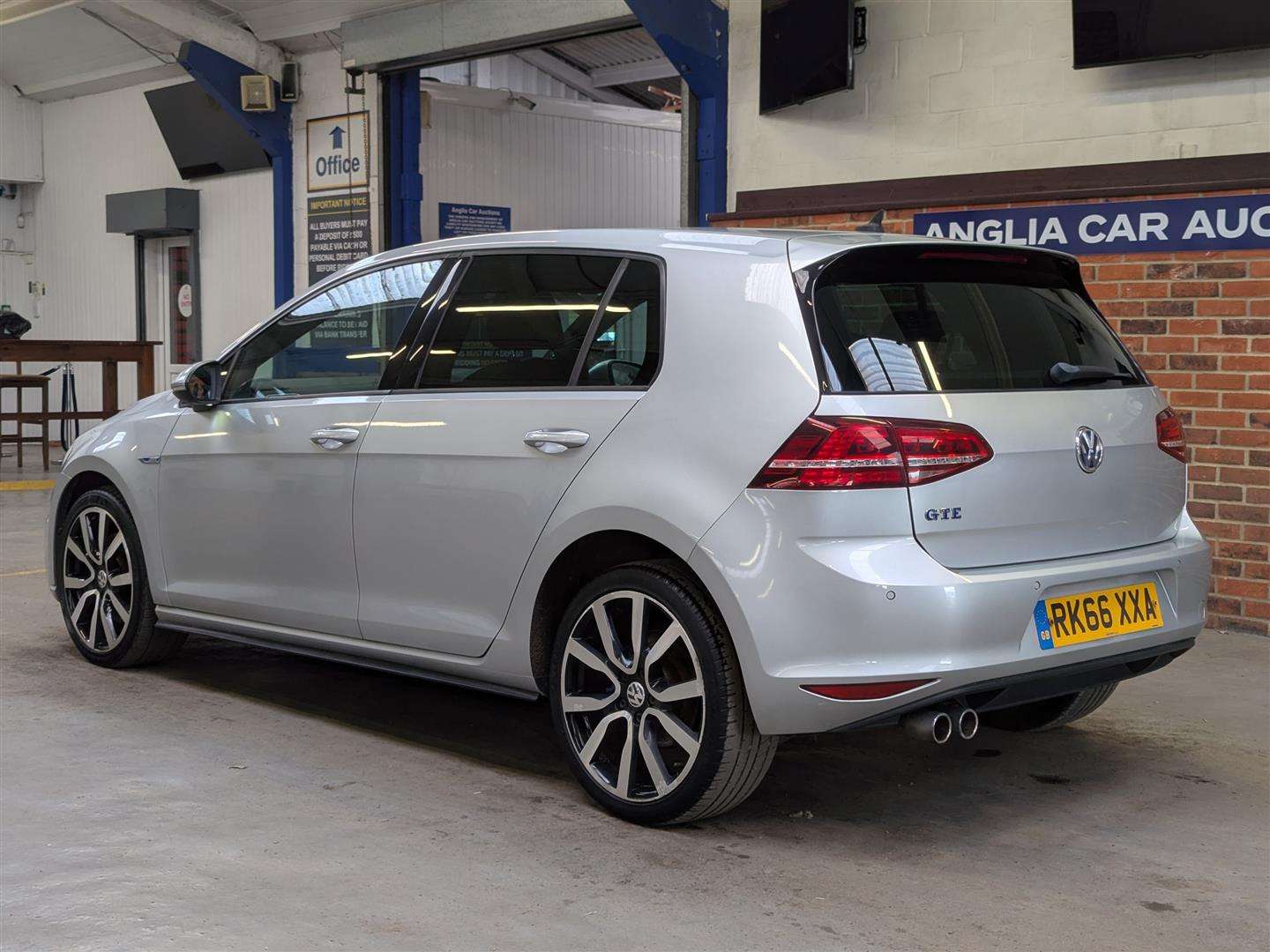 <p>2016 VOLKSWAGEN GOLF GTE S-A</p>
