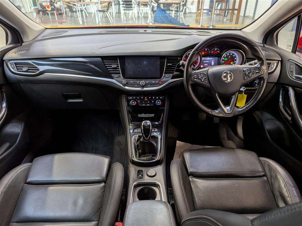 <p>2016 VAUXHALL ASTRA ELITE NAV CDTI BTUR</p>