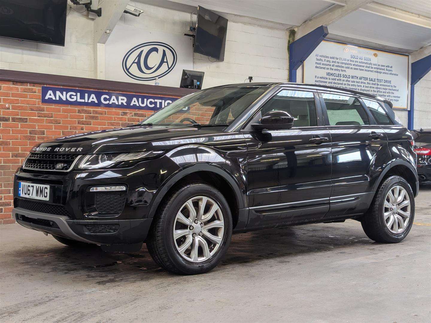 <p>2017 LAND ROVER RANGE ROVER EVOQUE SE TEC</p>