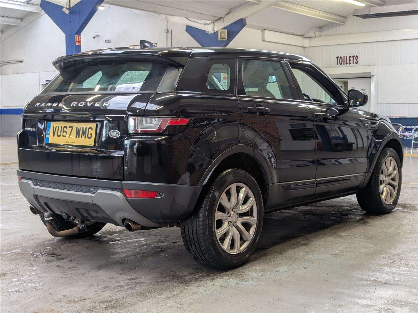 <p>2017 LAND ROVER RANGE ROVER EVOQUE SE TEC</p>