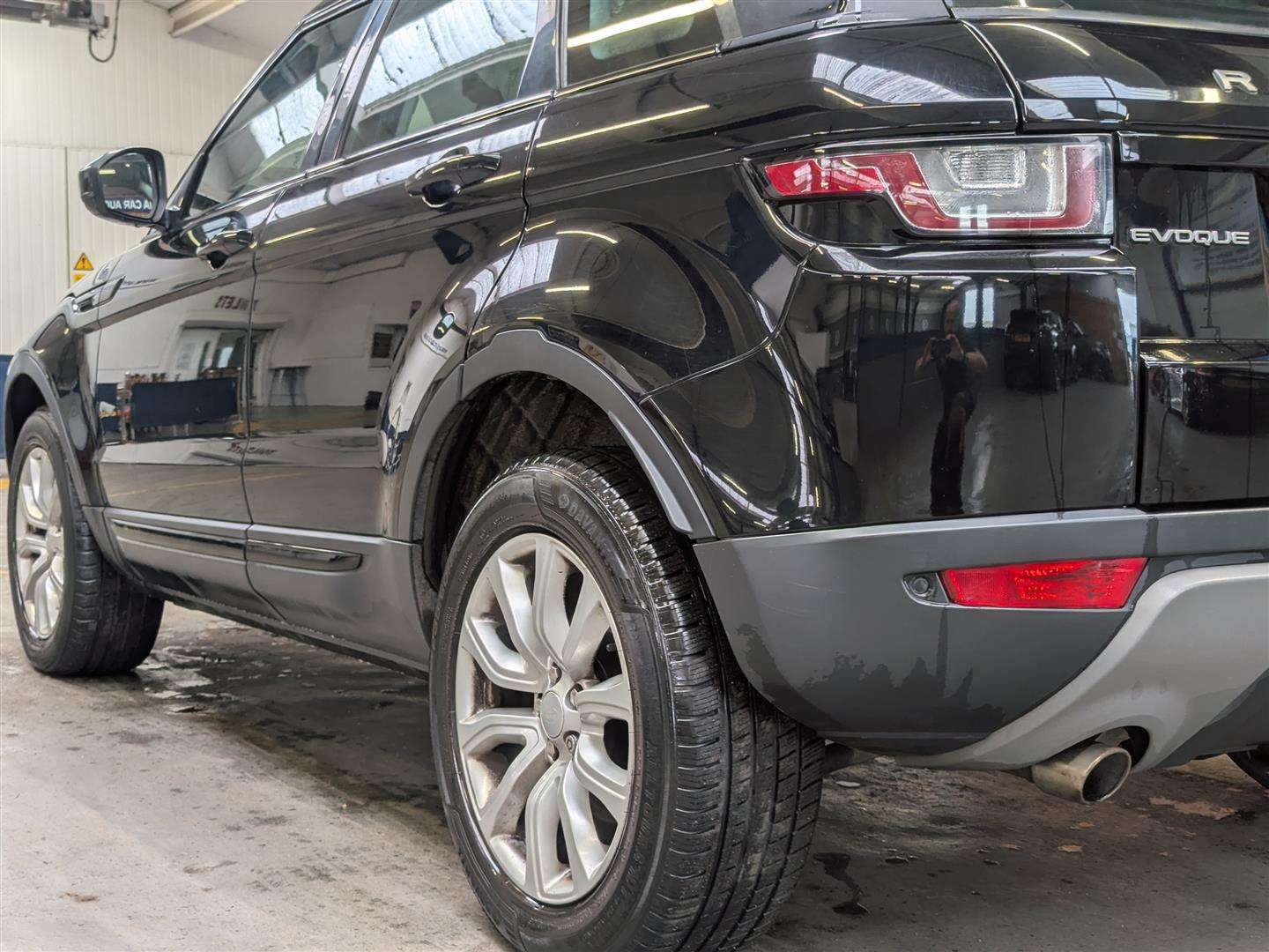 <p>2017 LAND ROVER RANGE ROVER EVOQUE SE TEC</p>
