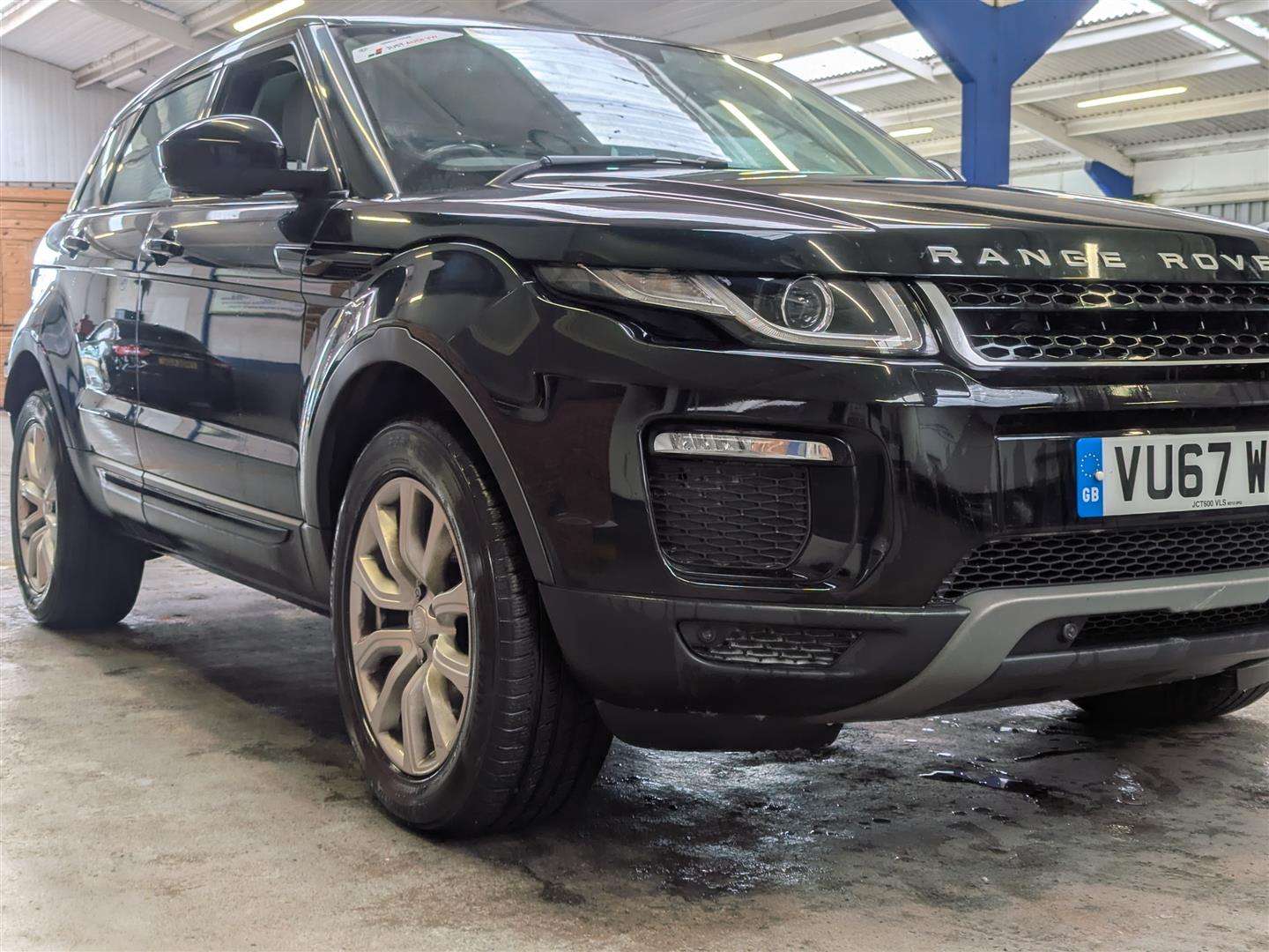 <p>2017 LAND ROVER RANGE ROVER EVOQUE SE TEC</p>