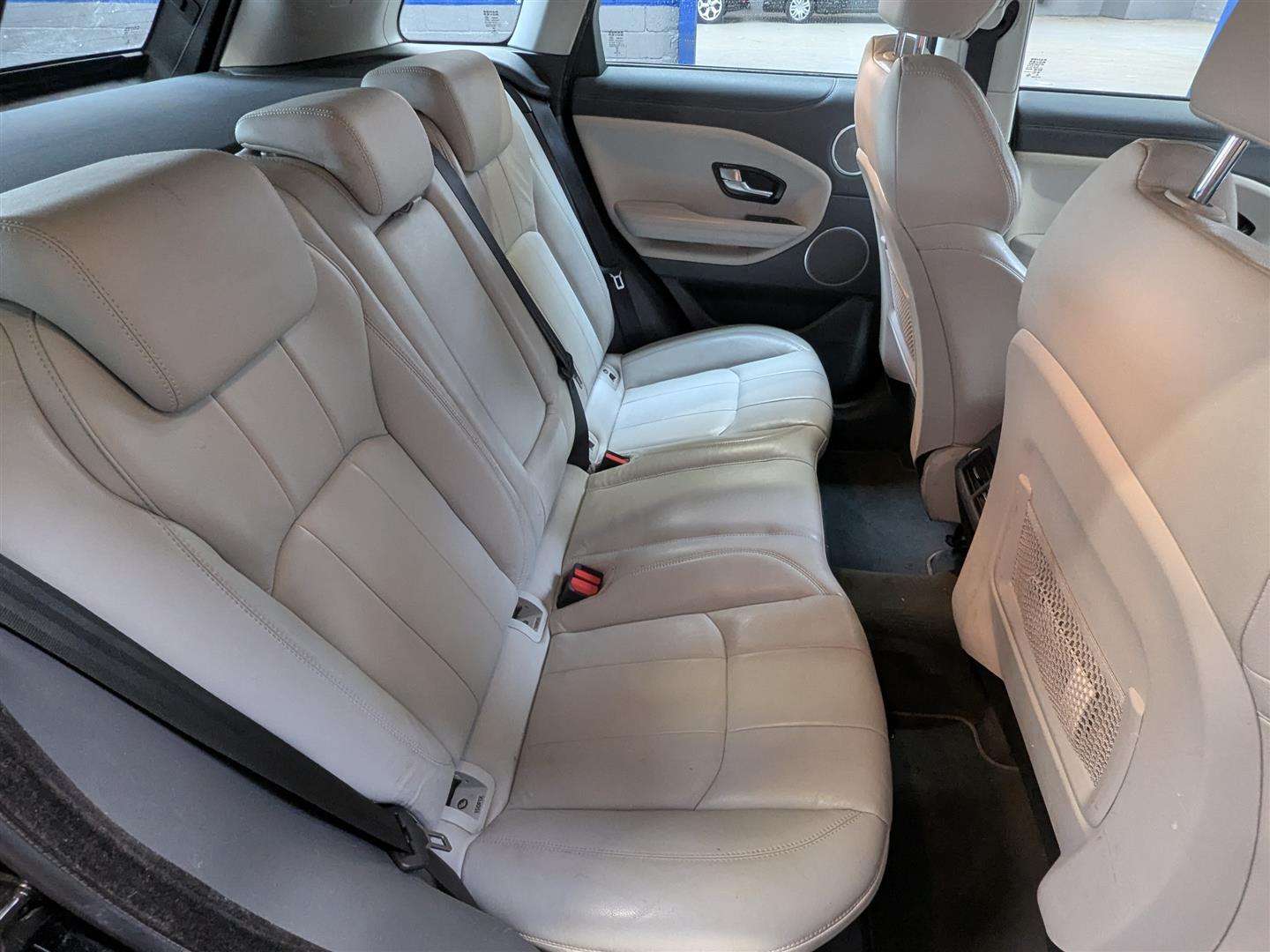 <p>2017 LAND ROVER RANGE ROVER EVOQUE SE TEC</p>
