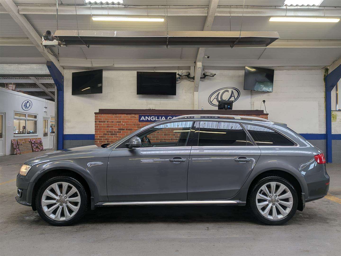 <p>2014 AUDI A4 ALLROAD TDI QUATTRO AUTO</p>