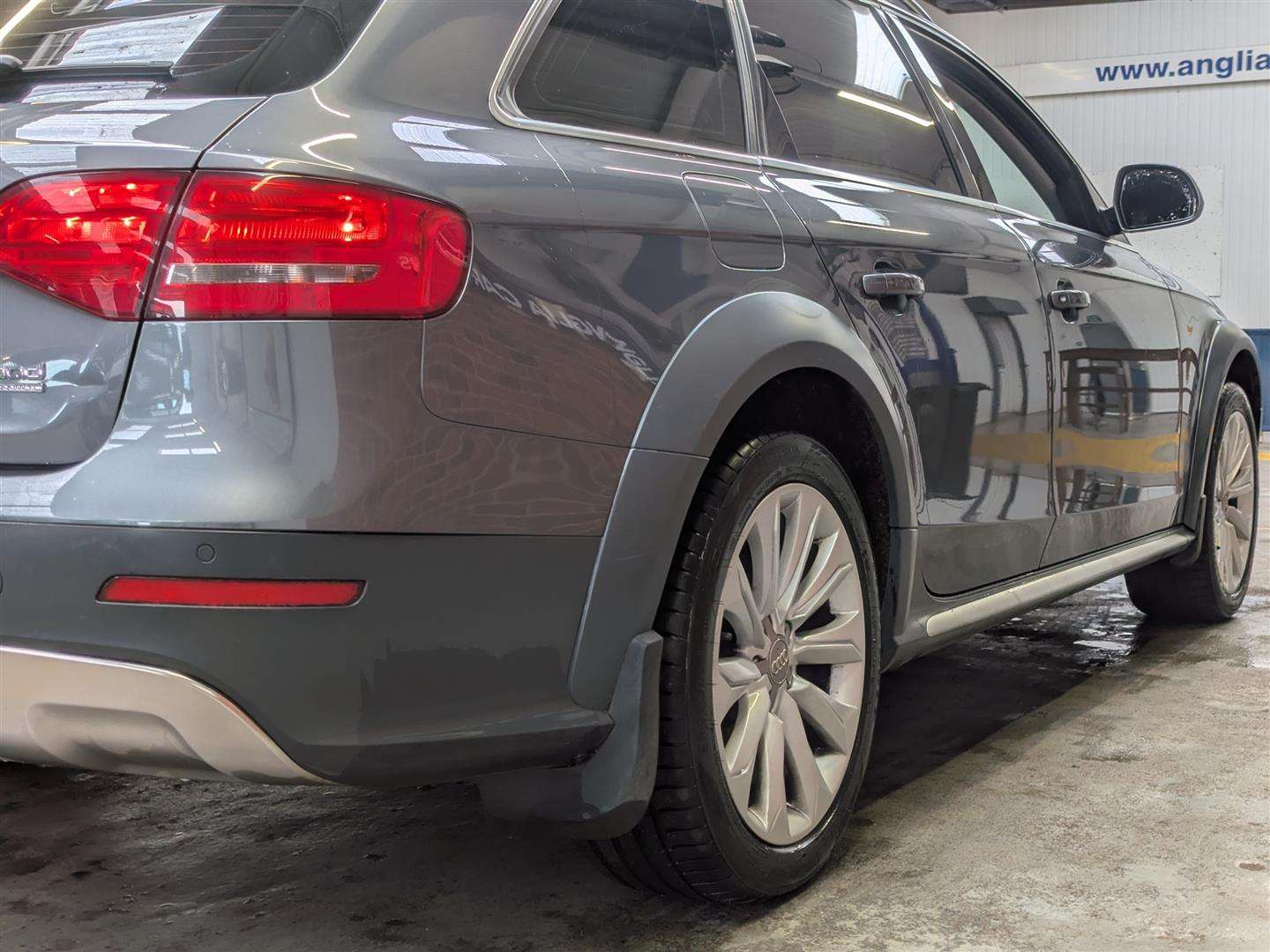 <p>2014 AUDI A4 ALLROAD TDI QUATTRO AUTO</p>