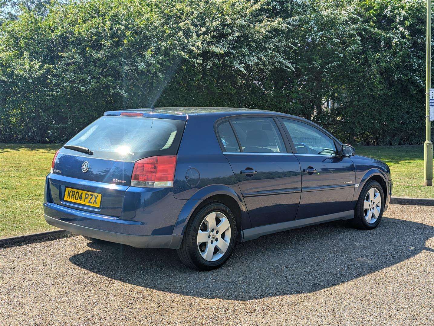 <p>2004 VAUXHALL SIGNUM ELEGANCE DIRECT</p>