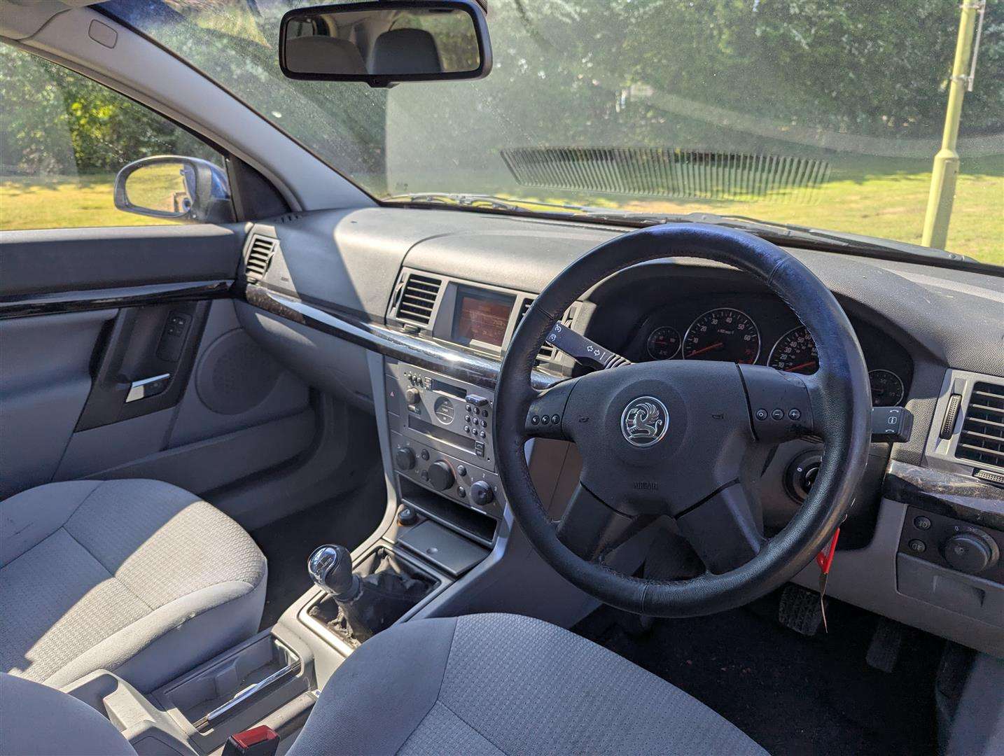 <p>2004 VAUXHALL SIGNUM ELEGANCE DIRECT</p>