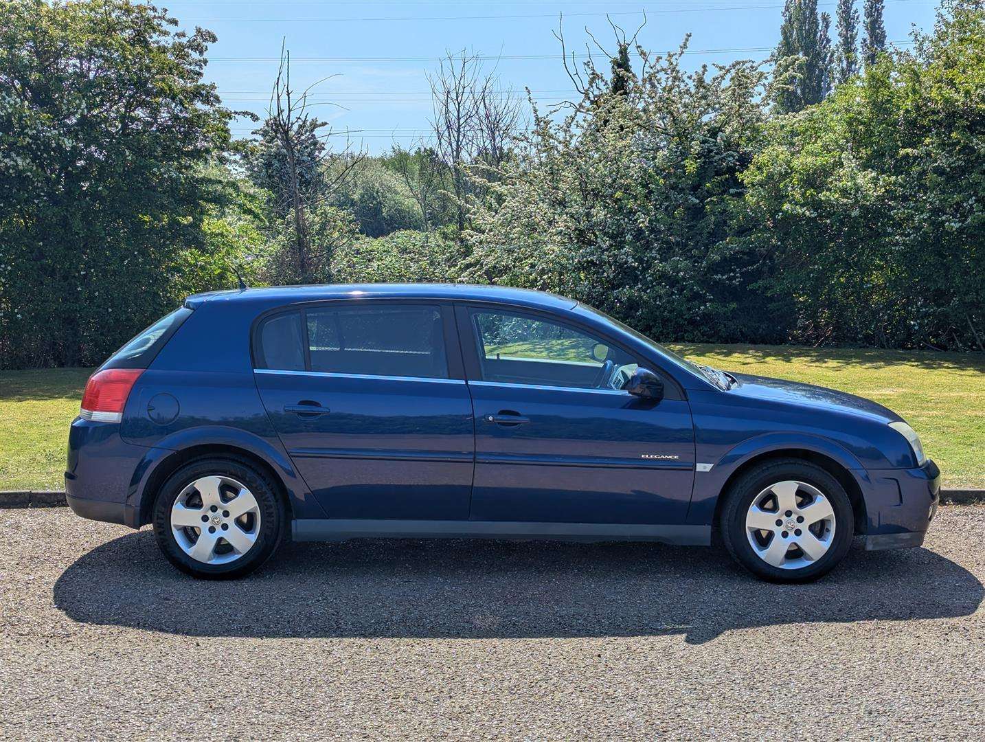 <p>2004 VAUXHALL SIGNUM ELEGANCE DIRECT</p>