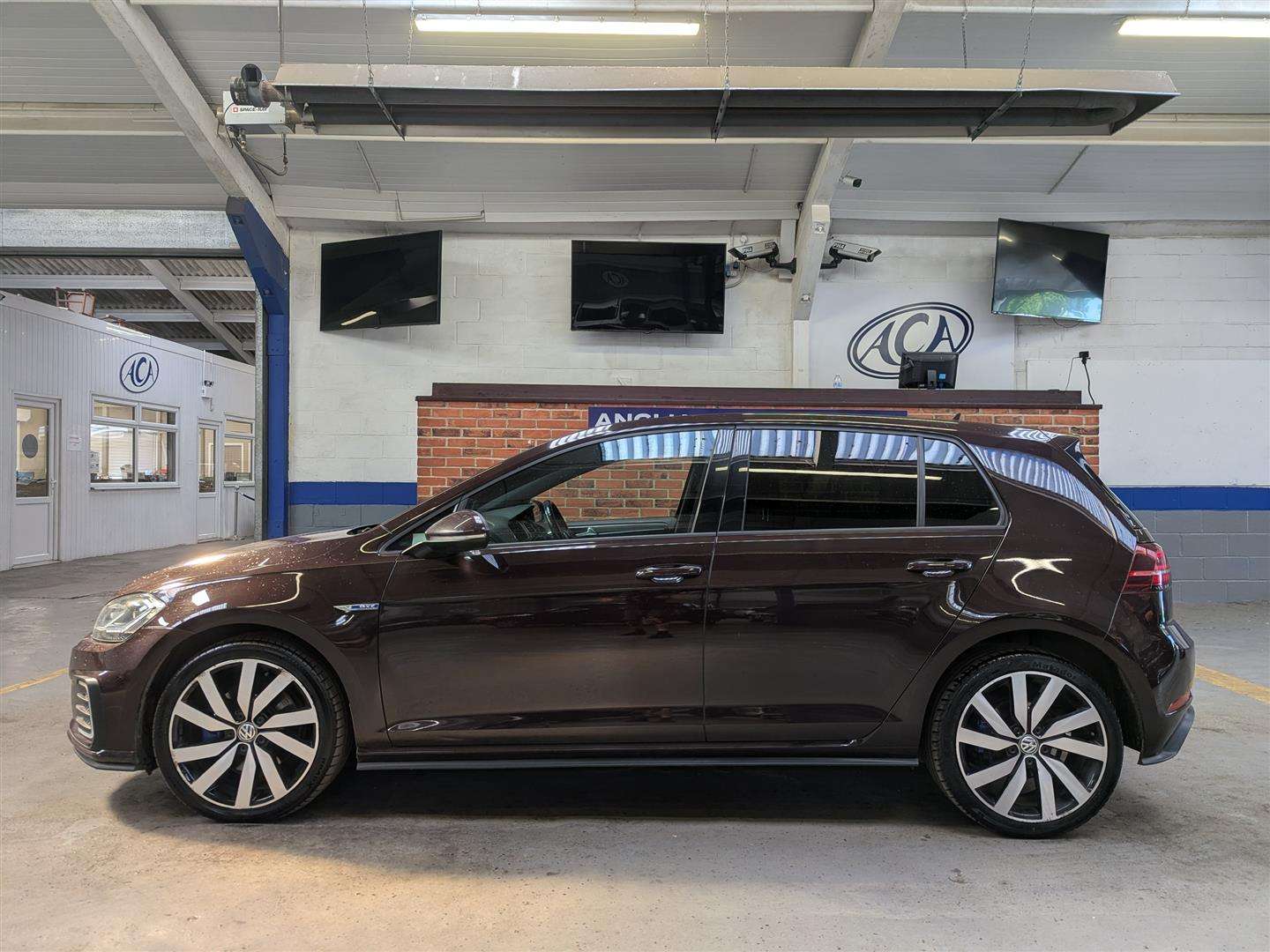 <p>2018 VOLKSWAGEN GOLF GTE ADVANCE S-A</p>