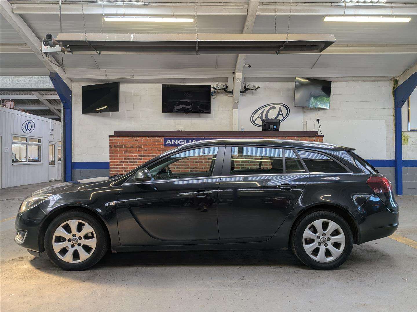 <p>2013 VAUXHALL INSIGNIA DESIGN CDTI ECO</p>