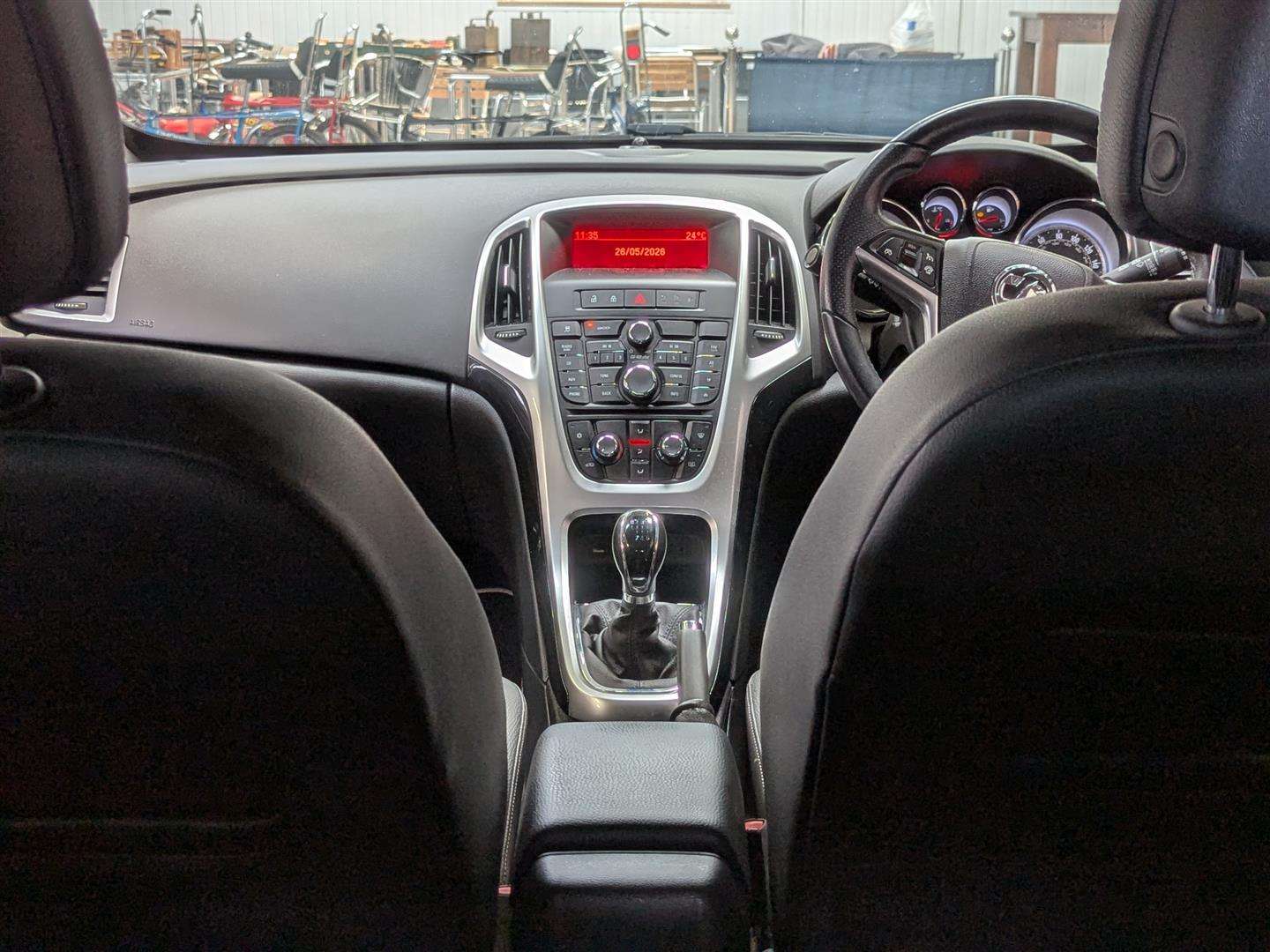 <p>2015 VAUXHALL ASTRA GTC SRI CDTI S/S</p>