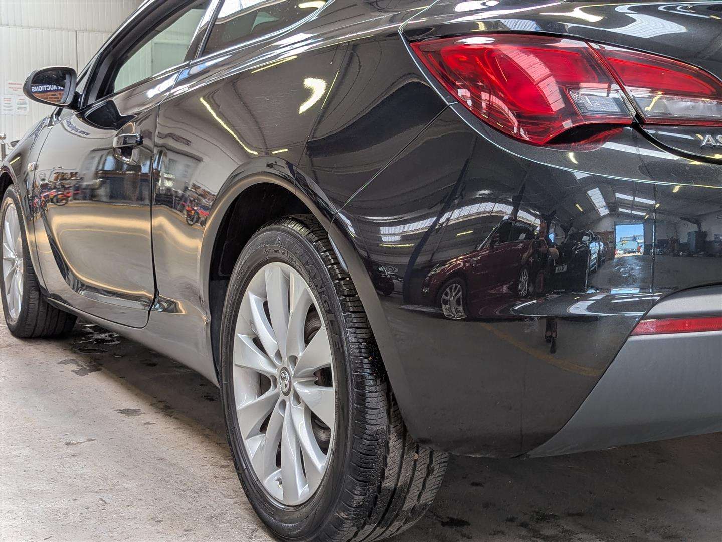 <p>2015 VAUXHALL ASTRA GTC SRI CDTI S/S</p>