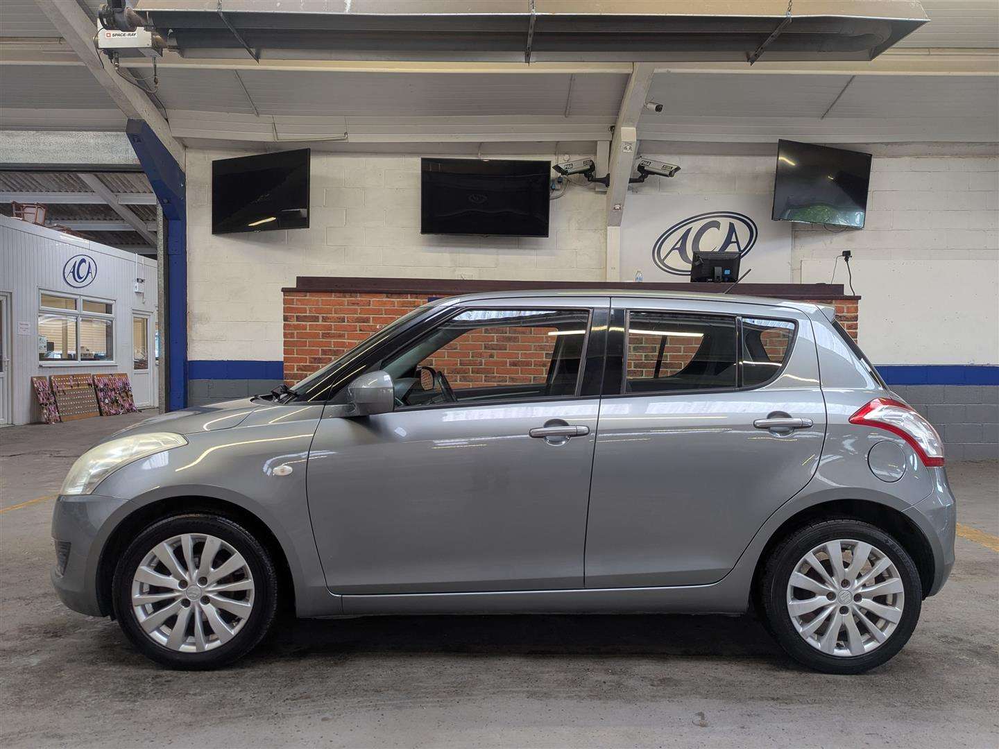 <p>2011 SUZUKI SWIFT SZ3</p>