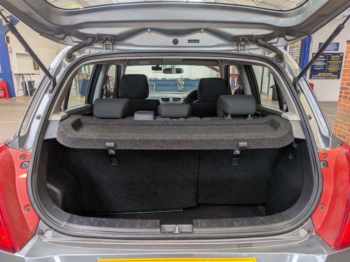 <p>2011 SUZUKI SWIFT SZ3</p>