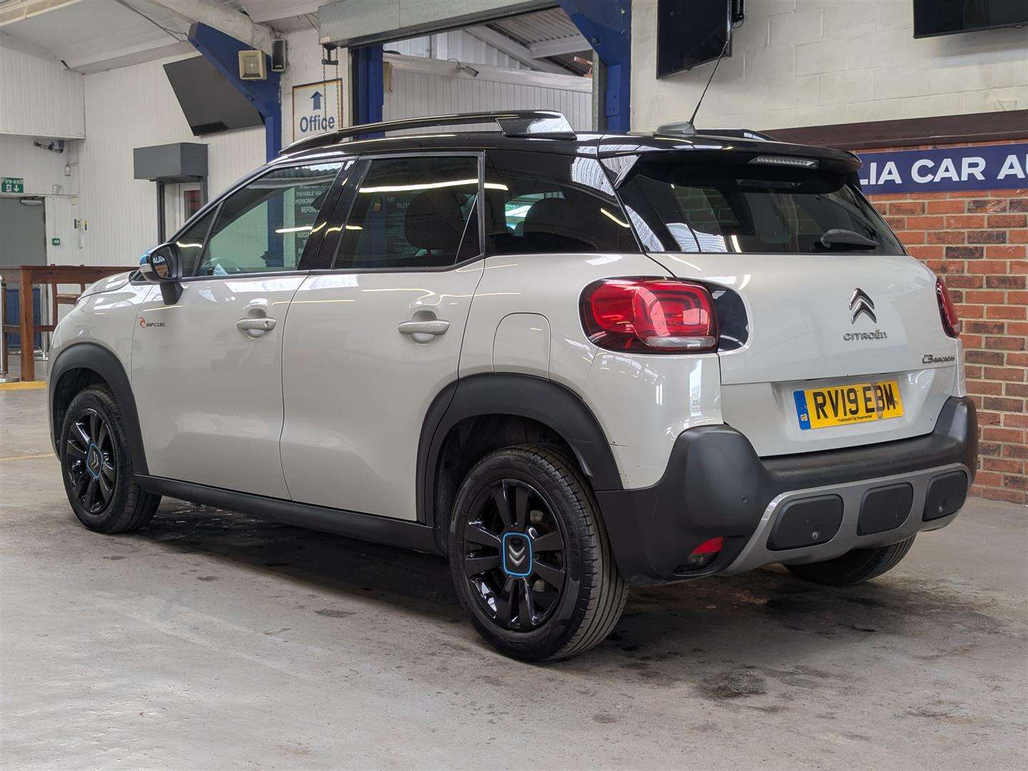 <p>2019 CITROEN C3 AIRCROSS RIPCURL P-TEC</p>