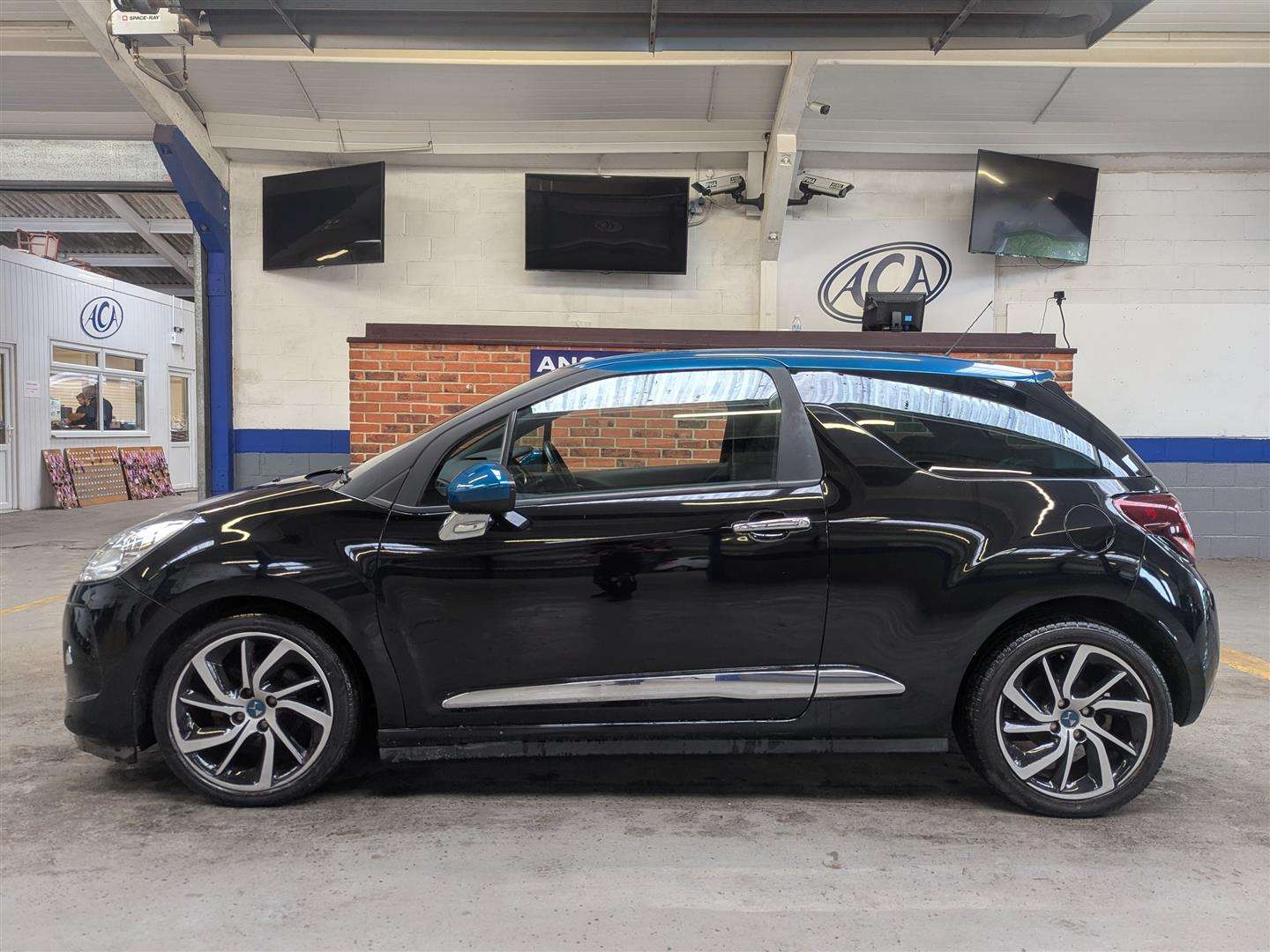 <p>2015 DS DS3 DSTYLE NAV BLUEHDI S/</p>