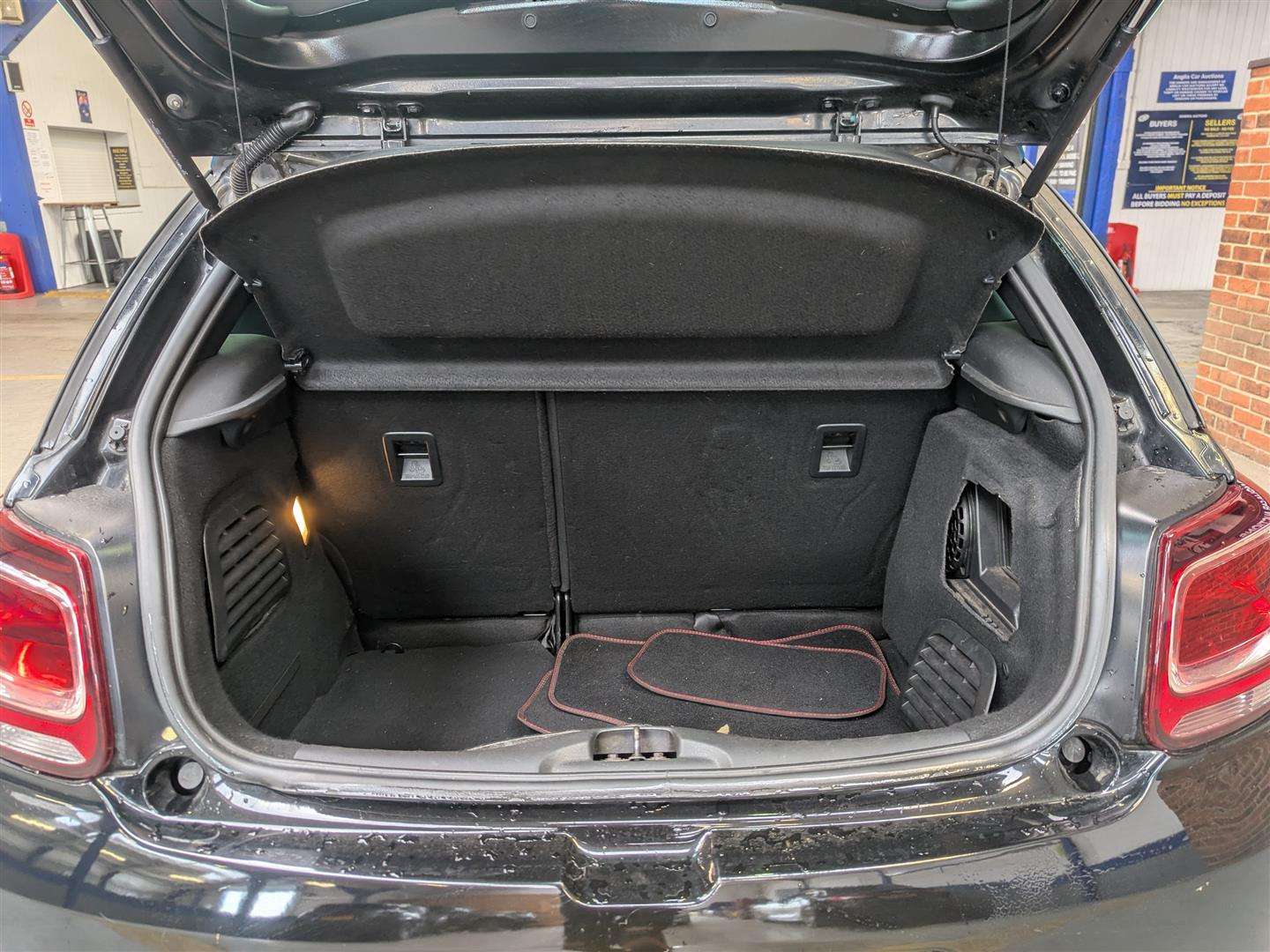 <p>2015 DS DS3 DSTYLE NAV BLUEHDI S/</p>