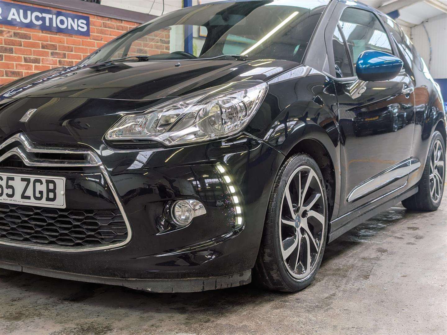 <p>2015 DS DS3 DSTYLE NAV BLUEHDI S/</p>