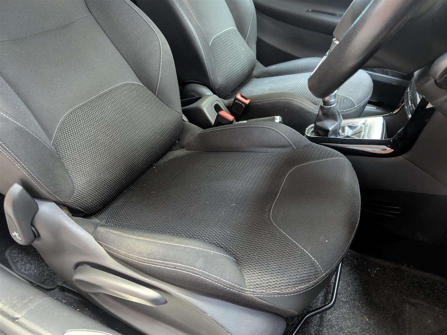 <p>2015 DS DS3 DSTYLE NAV BLUEHDI S/</p>