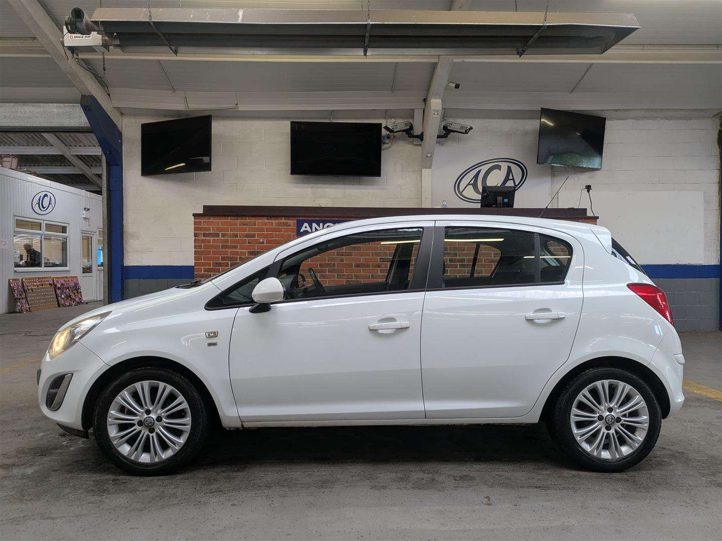 <p>2014 VAUXHALL CORSA SE</p>