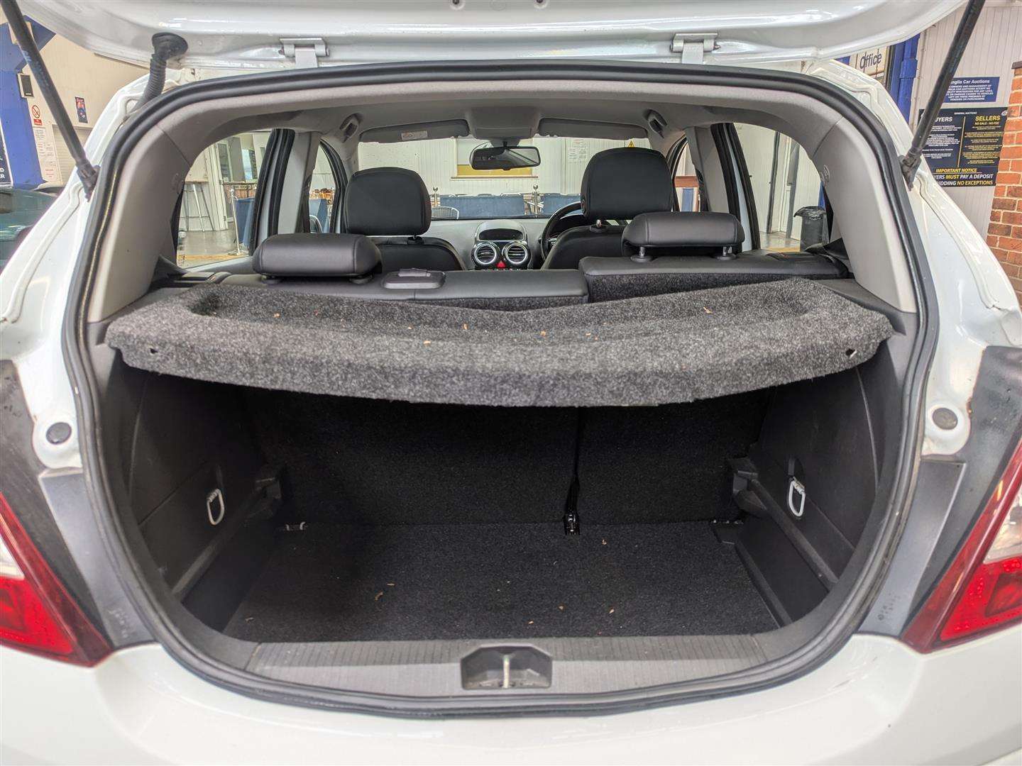 <p>2014 VAUXHALL CORSA SE</p>