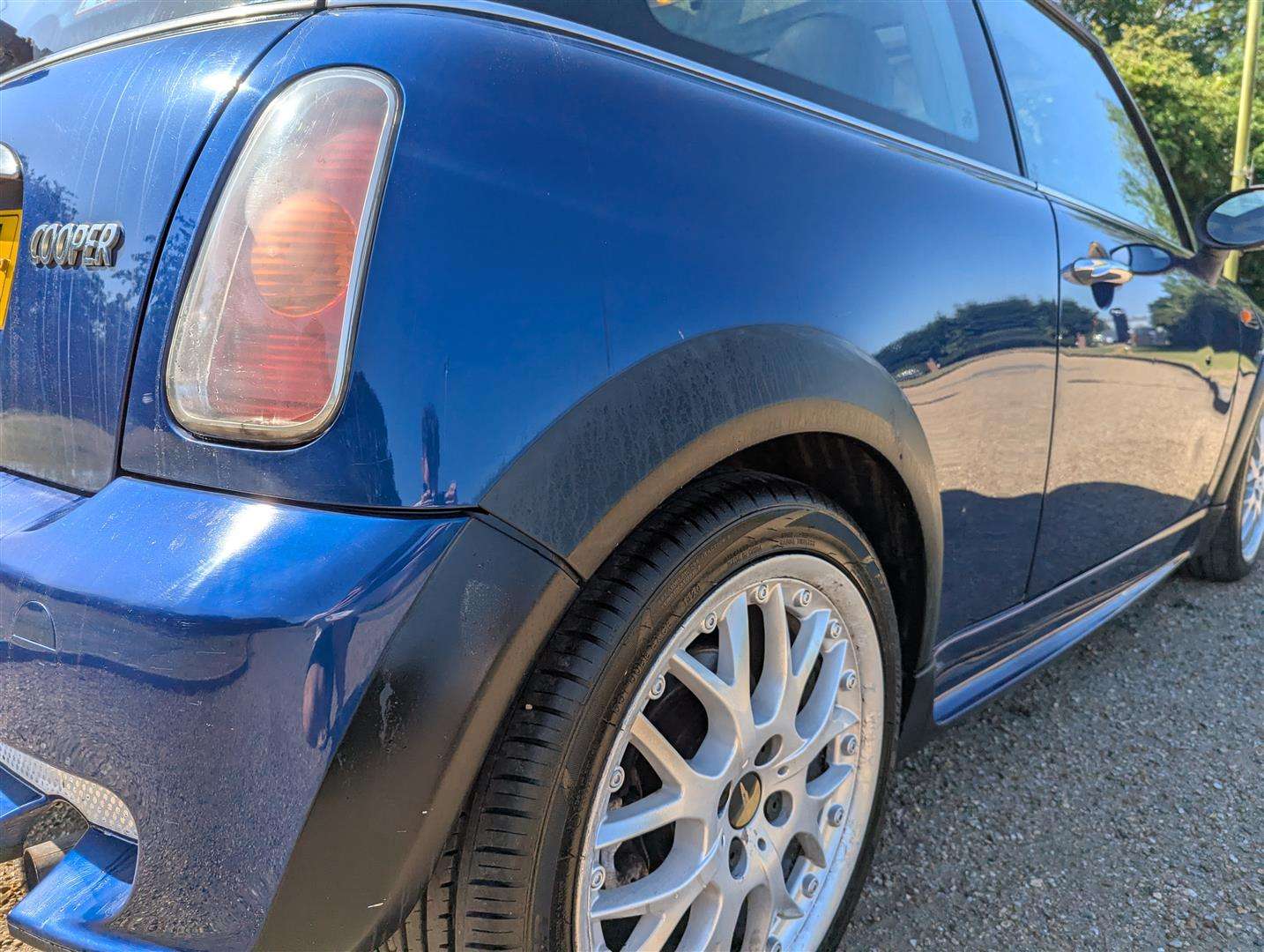 <p>2004 MINI MINI COOPER</p>