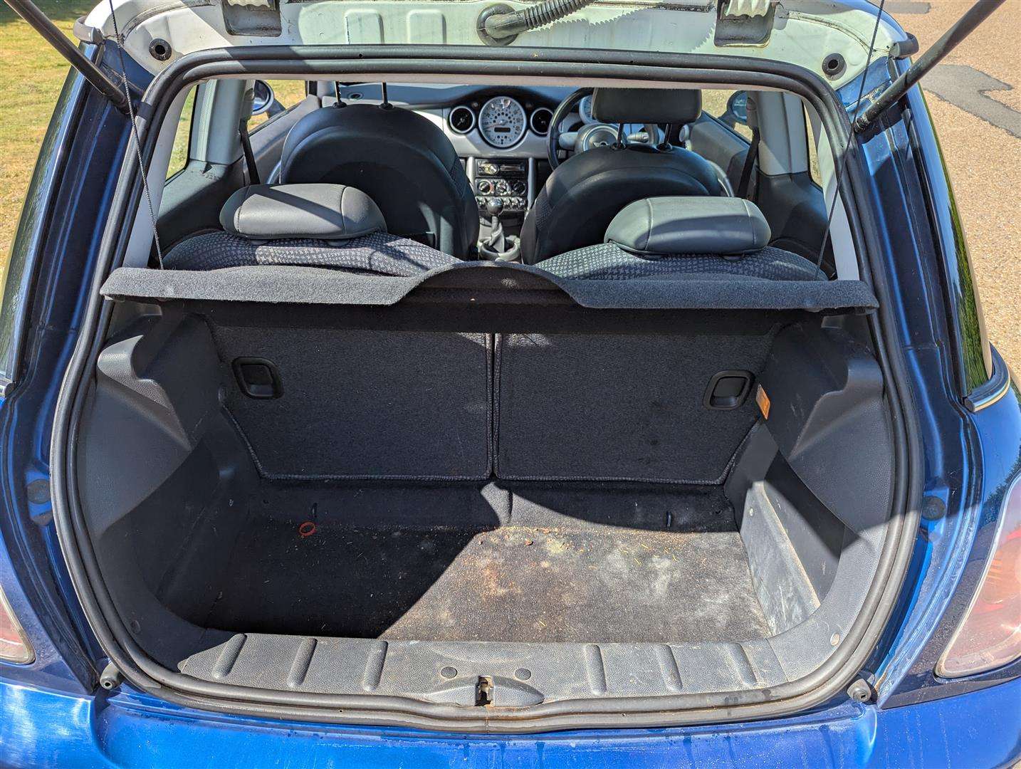 <p>2004 MINI MINI COOPER</p>