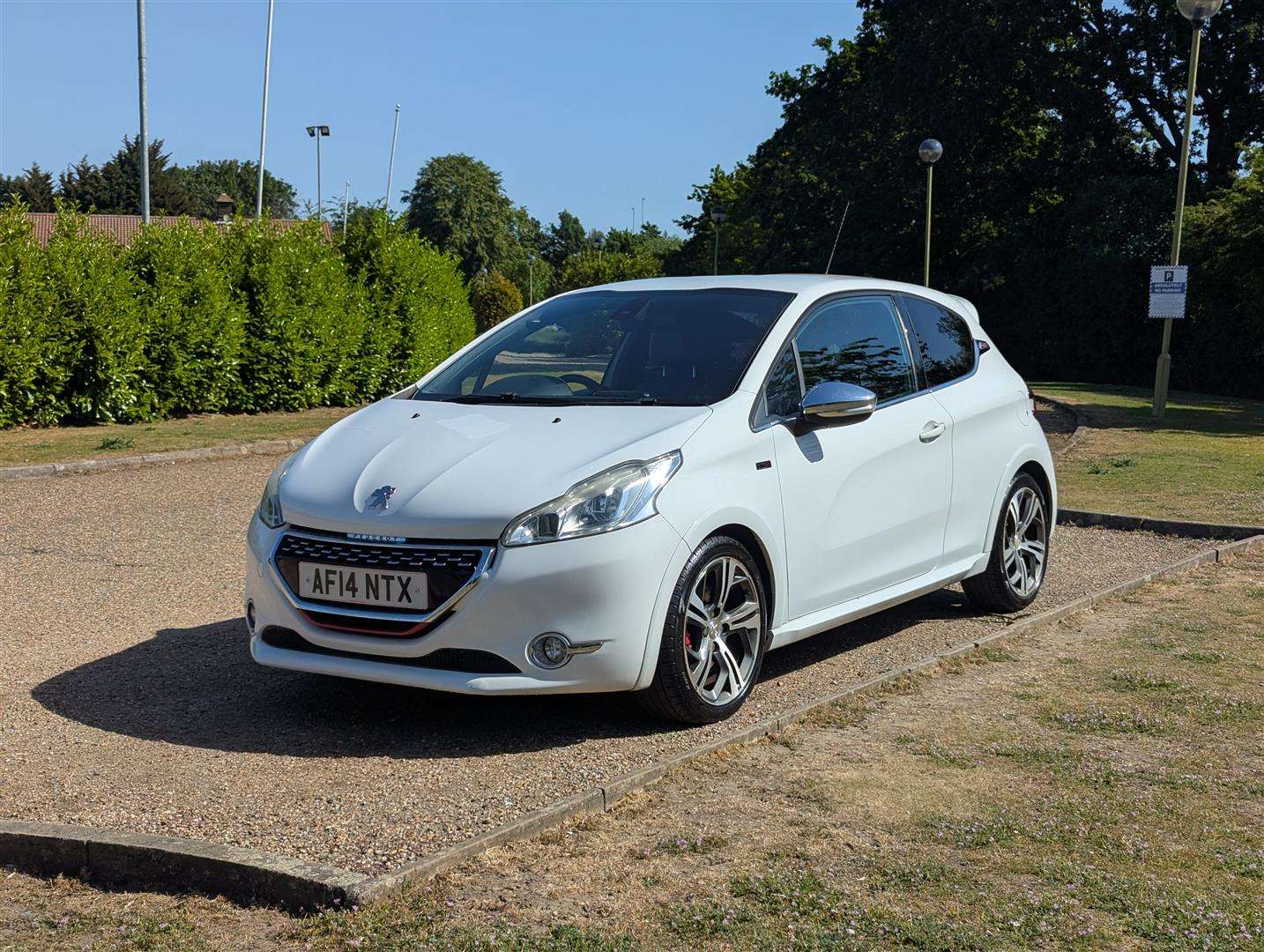 <p>2014 PEUGEOT 208 GTI THP</p>